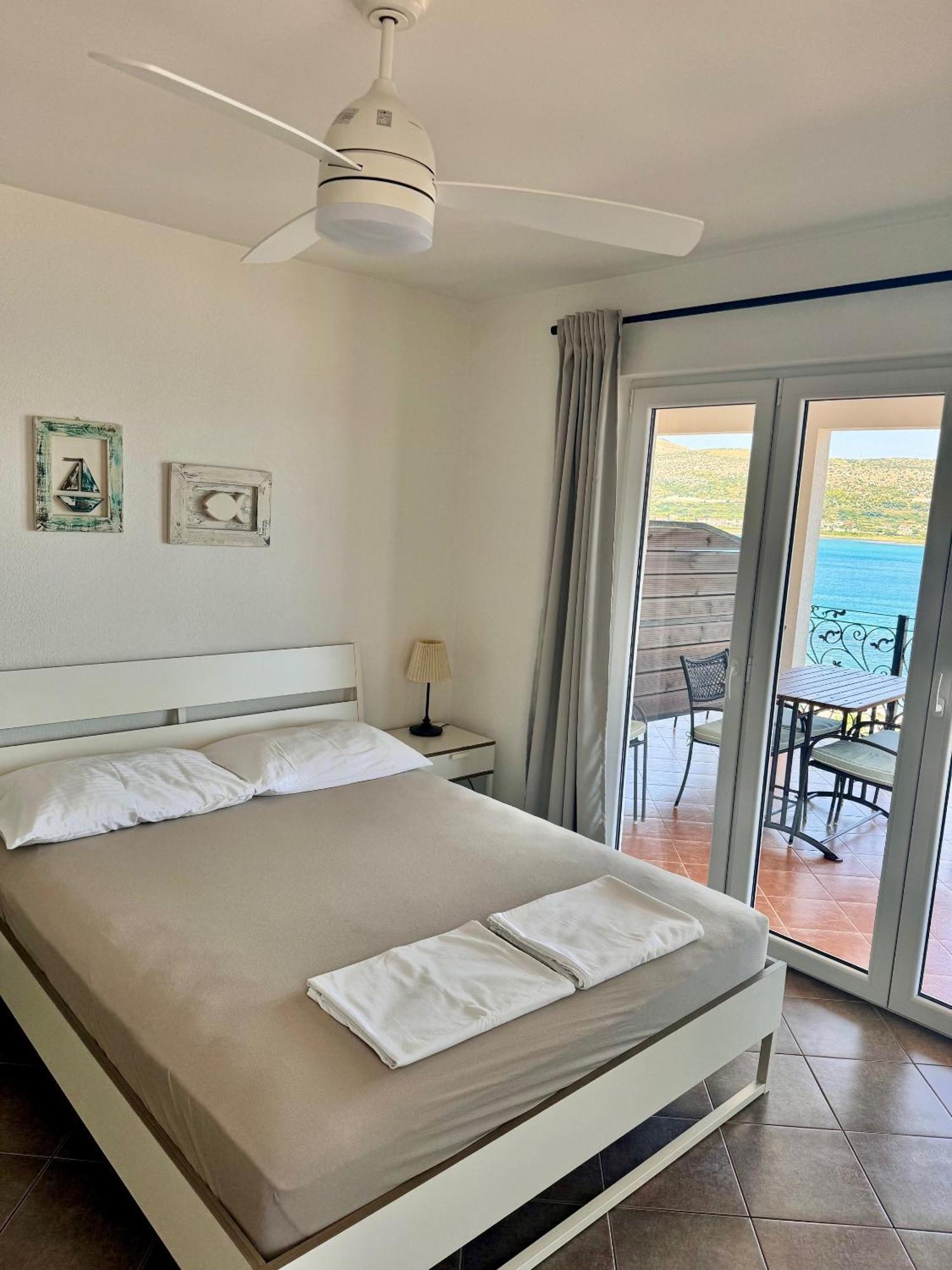 Apartment Nanito Трогір Екстер'єр фото